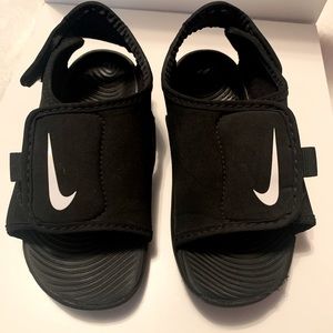 Boys Nike Sunray adjust sandal
